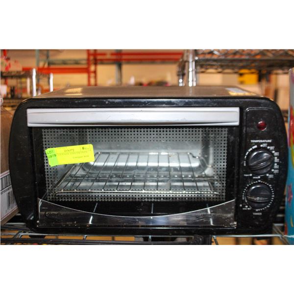 BETTY CROCKER TOASTER OVEN