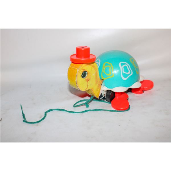 VINTAGE FISHER PRICE TURTLE PULL TOY