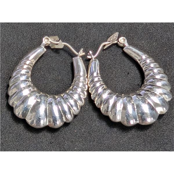 SILVER 7.7G EARRINGS