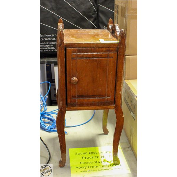 ANTIQUE SMOKERS STAND-ESTATE