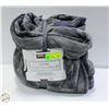 Image 1 : NEW KIRKLAND KING SIZE PLUSH BLANKET
