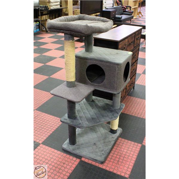 CAT TREE SCRATCHER POST (NEEDS VACUUMING) H-48"
