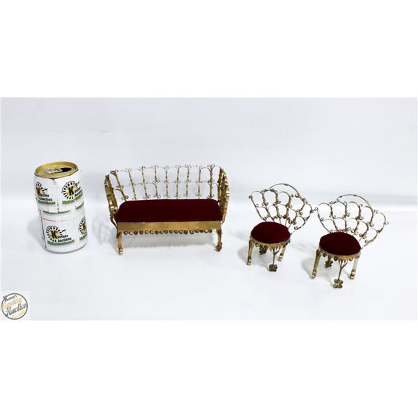 VINTAGE 3-PC SET RED VELVET PIN