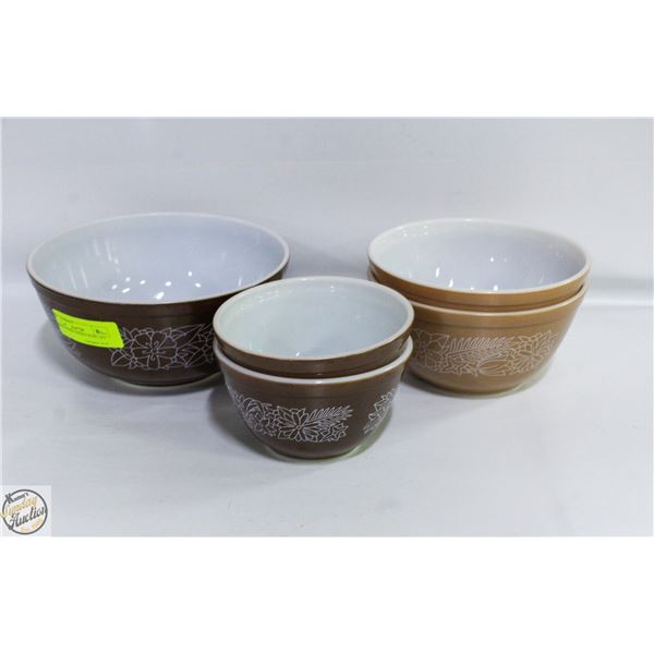 5 PIECE PYREX MIXING BOWL SET