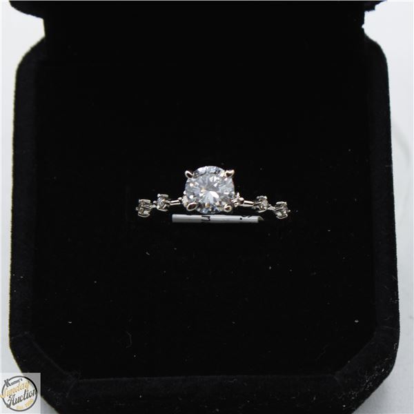 #3574-10 KT WHITE GOLD DIAMOND RING 0.90 CT