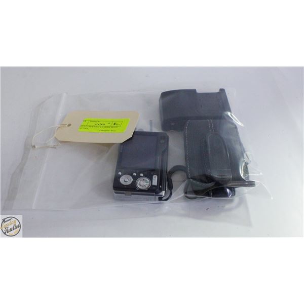 SONY CYBERSHOT CAMERA WITH BATTERY,