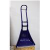 Image 1 : ERGONOMICAL SNOW SHOVEL