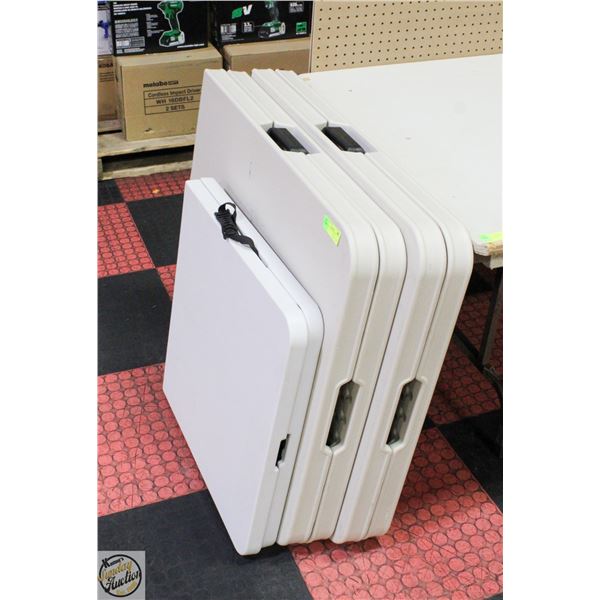 3 FOLDING TABLES