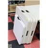Image 1 : 3 FOLDING TABLES