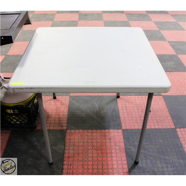 FOLDING TABLE H-29" W-36" L-36"