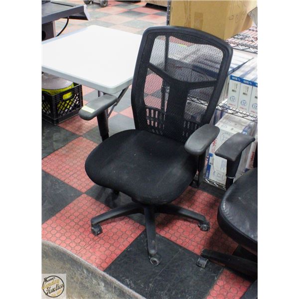 MESHBACK HYDRAULIC LIFT OFFICE CHAIR
