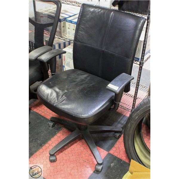 OFFICE CHAIR
