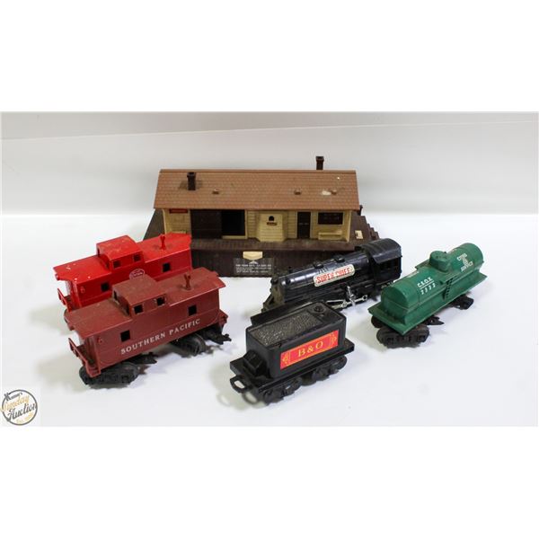 FLAT OF VINTAGE ESTATE MODEL TRAINS