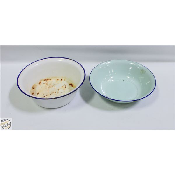 FLAT OF VINTAGE ENAMEL WARE