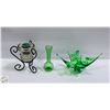 Image 1 : LOT OF ESTATE GREEN GLASS