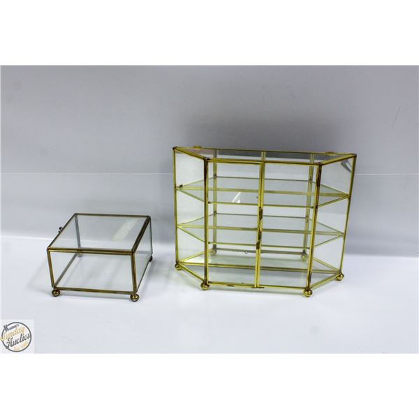 PAIR OF SMALL DISPLAY CASES