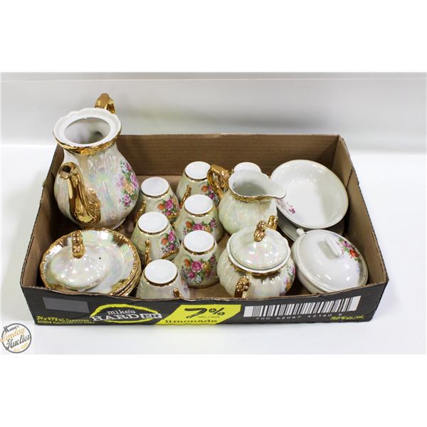 PEARLESCENT TEA SET