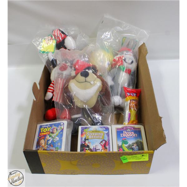 FLAT OF VINTAGE DISNEY AND BUGS BUNNY MERCHANDISE