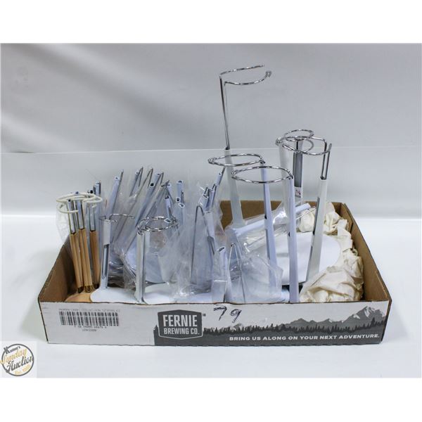 FLAT OF ASSORTED SIZED DOLL STANDS