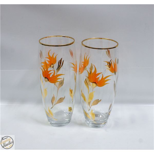 VINTAGE PAIR OF CLEAR GLASS HANDPAINTED VASES MADE