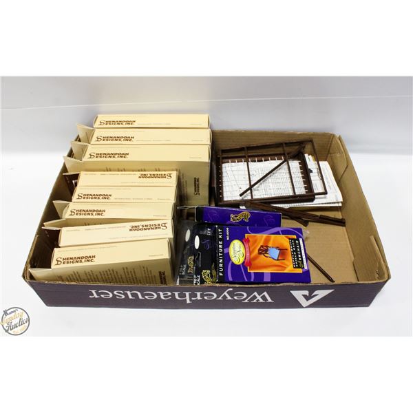 FLAT OF HOUSE OF MINIATURES WOODEN FIGURES