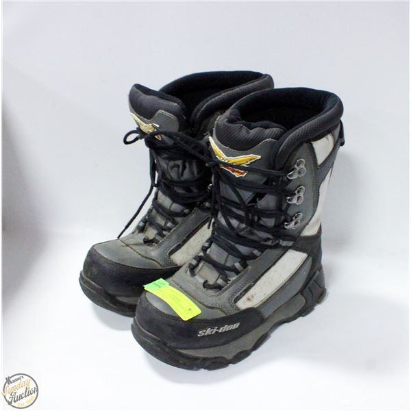 SKIDOO TEAM BRP THERMOLITE SIZE 7M BOOTS
