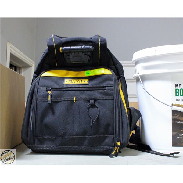 NEW DEWALT TOOL BACKPACK W/WORKING LED LIGHT