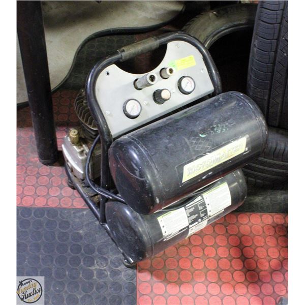 MOTOMASTER AIR COMPRESSOR TESTED WORKING
