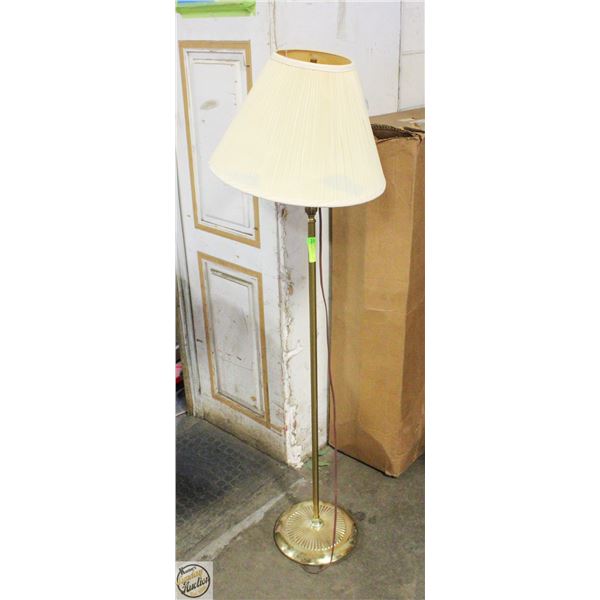 VINTAGE BRASS LAMP 5 FOOT