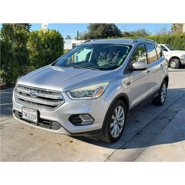 FORD  ESCAPE 2017 O/S-T SMOG-2 DAYS