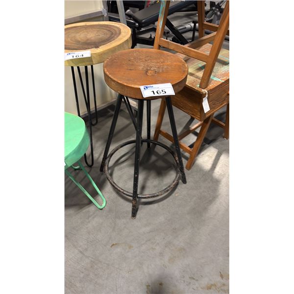 NATURAL WOOD/METAL BASE BAR STOOL