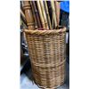 Image 3 : RATAN BASKET WITH BUNDLE OF BAMBOO STICKS AND MORE