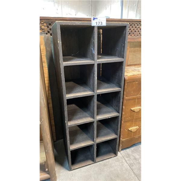 10 CUBBY STORAGE UNIT D18" X W20" X H49"