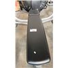 Image 3 : LIFE FITNESS PRESS BENCH STATION WITH OLYMPIC BAR