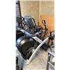 Image 3 : LIFE FITNESS ARC TRAINER MACHINE