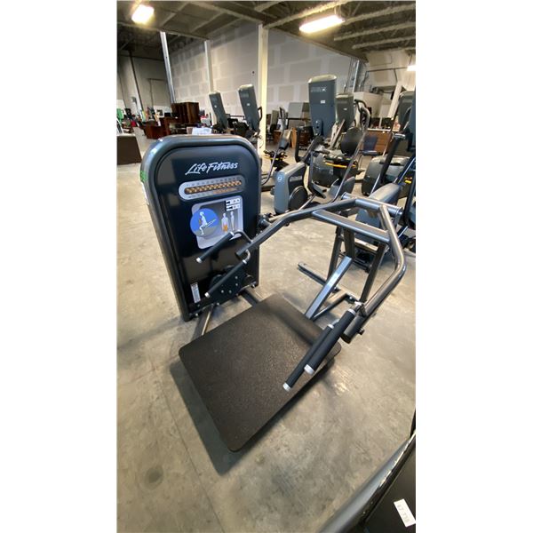 LIFE FITNESS SQUAT MACHINE