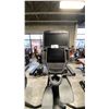 Image 2 : OCTANE FITNESS XRIDE RECUMBENT ELLIPTICAL MACHINE