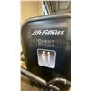 Image 2 : LIFE FITNESS CHEST PRESS