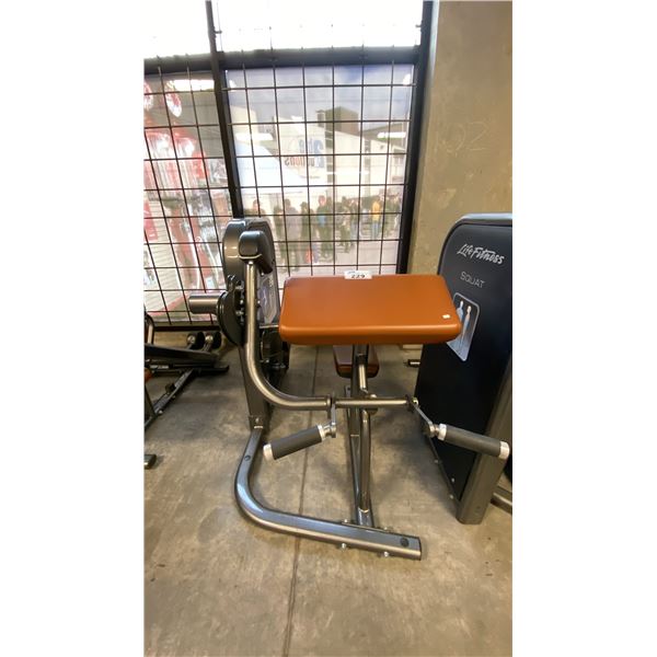 LIFE FITNESS BICEPS CURL