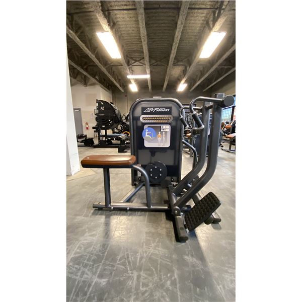 LIFE FITNESS SEATED ROW MACHINE