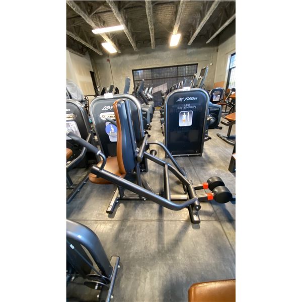 LIFE FITNESS TRICEPS PRESS MACHINE