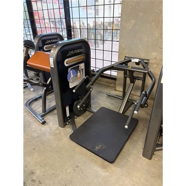 LIFE FITNESS SQUAT MACHINE