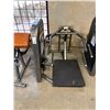 Image 2 : LIFE FITNESS SQUAT MACHINE