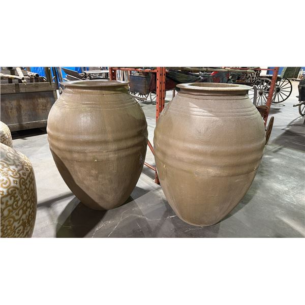 PAIR OF LARGE DRY FLOWER VASES (STYROFOAM PROPS) APPROX. 4FT HIGH X 3FT DIAMETER
