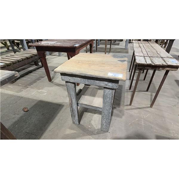 SMALL RUSTIC WOODEN SIDE TABLE - APPROX. 2FT X 2FT X 2 1/2FT TALL
