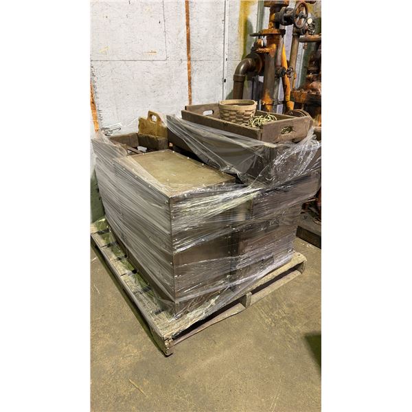 PALLET OF ASSORTED RUSTIC WOODEN TRAYS, CRATES AND BOXES