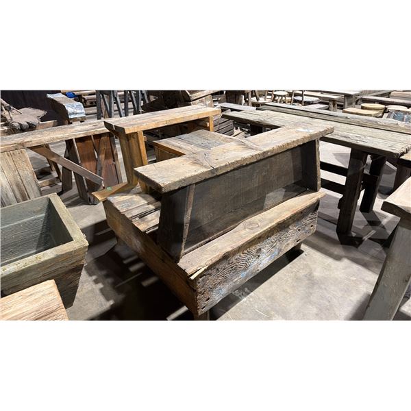 LARGE RUSTIC WOODEN DISPLAY TABLE AND 2 SMALL BENCHES