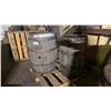 Image 1 : PALLET LOT OF WINE BARRELS