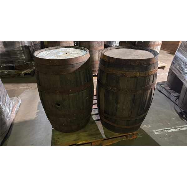 PALLET LOT OF WINE, BARRELS, AND WATER PUMP