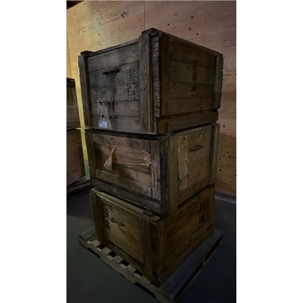 PALLET OF DECORATIVE CHINESE CRATES